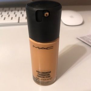 MAC foundation in NC30